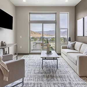 Landing - Modern Apartment With Amazing Amenities Reno Exterior photo