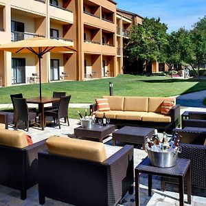 Courtyard Toledo Airport Holland Hotell Exterior photo