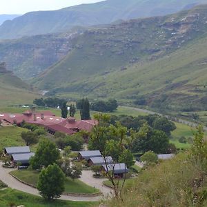 Golden Gate Hotel And Chalets Clarens Exterior photo