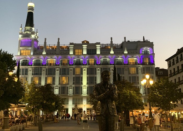 Plaza de Santa Ana photo