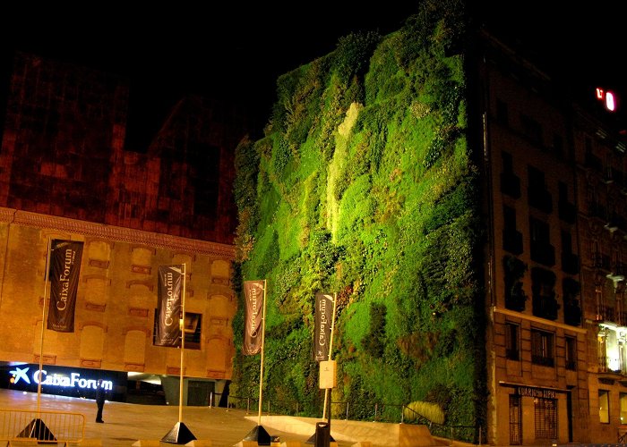 Caixa Forum Caixa Forum, Madrid by Patrick Blanc Vertical Garden | STYLEPARK photo