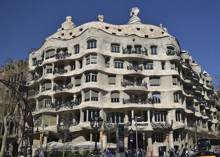 Casa Milà Casa Milà, "La Pedrera", Barcelona | Rob Tomlinson photo