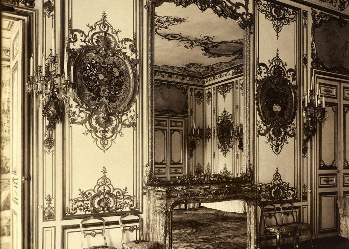Hôtel Matignon ARCHI/MAPS — Inside the salon of the Hotel Matignon, Paris photo