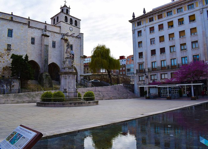 Plaza de las Atarazanas Plaza de las Atarazanas - Itinerario Entorno Catedral de Santander photo