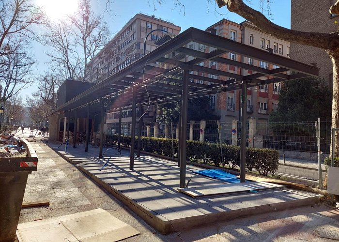 Paseo Cuellar El tráfico en el Paseo de Sagasta, sentido Cuéllar, deberá ... photo