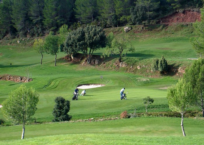 Club de Golf Costa Dorada Practice your swing on the best golf courses of the Costa Dorada photo