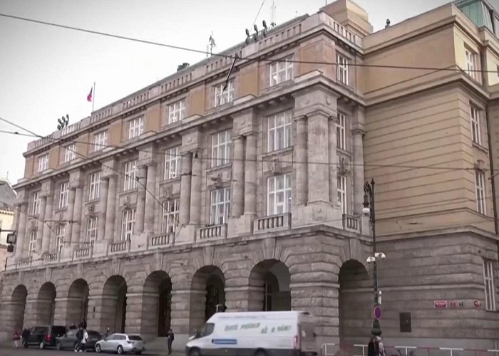 Charles University Bodycam footage shows Prague police response to university shooting photo