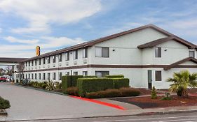 Super 8 By Wyndham Arcata Hotell Exterior photo