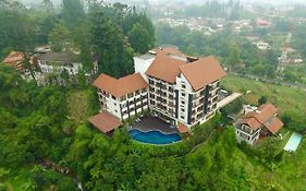 The Grand Hill Resort-Hotel Puncak Exterior photo