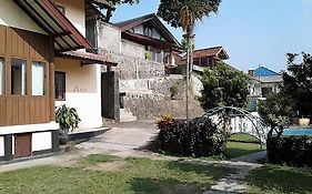 Villa Tunas Alam Mutiara Puncak Exterior photo