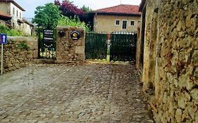 Albergue Gandara Vandrerhjem Santillana del Mar Exterior photo