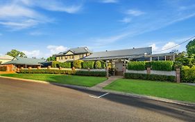 Ambassador On Ruthven Motel Toowoomba Exterior photo