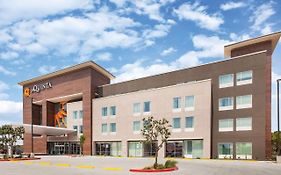 La Quinta Inn & Suites By Wyndham Bardstown Exterior photo