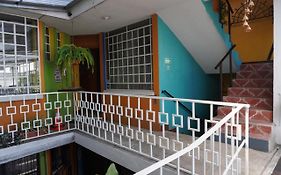 Hostal Guatefriends Hotell Guatemala City Exterior photo