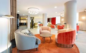 Nh Madrid Balboa Hotell Exterior photo