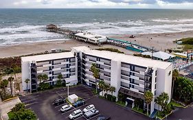 La Quinta By Wyndham Cocoa Beach Oceanfront Hotell Exterior photo