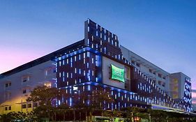 Ibis Styles Yogyakarta Hotell Exterior photo