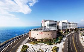 Ramada Plaza By Wyndham Jeju Ocean Front Hotell Exterior photo
