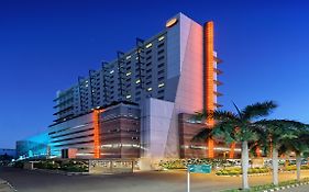 Harris Hotel And Conventions Kelapa Gading Jakarta Exterior photo