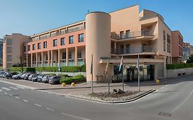 Nh Lecco Pontevecchio Hotell Exterior photo