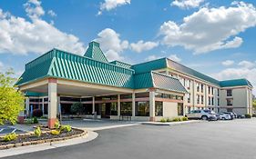 Quality Inn & Suites Olde Town Portsmouth Exterior photo