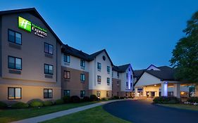 Holiday Inn Express & Suites Bradley Airport, An Ihg Hotel Windsor Locks Exterior photo