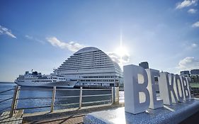 Kobe Meriken Park Oriental Hotel Exterior photo