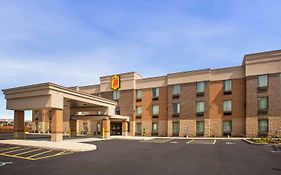 Super 8 By Wyndham St. Louis North Hotell Exterior photo