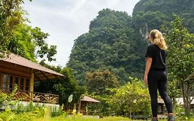 Monkey Mansion - Jungalows & Tours Khao Sok National Park Exterior photo