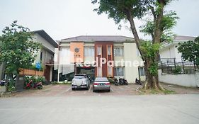 Tirta Mansion Lippo Karawaci Mitra Reddoorz Hotell Tangerang Exterior photo