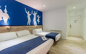 Casual Blue Hotell Bilbao Exterior photo