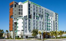 Wyndham Garden Miami International Airport Hotell Exterior photo