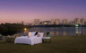 The Westin Mumbai Powai Lake Hotell Exterior photo