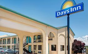 Days Inn By Wyndham Española Exterior photo