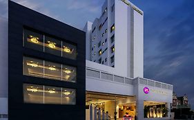 Grand Mercure Vadodara Surya Palace Hotell Exterior photo