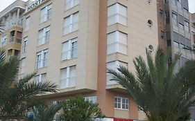 Hostal Madruga Hotell Elche Exterior photo