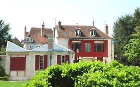 La Maison Des Randonneurs Vandrerhjem Auxerre Exterior photo