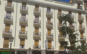 Hostal Triana Hotell Madrid Exterior photo