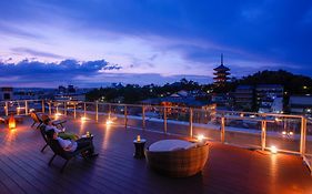 Ryokan Asukasou At The Entrancne Of Nara Park Hotell Exterior photo