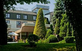 Booking Hotel Crown Piast & Spa Krasków Exterior photo