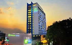 Holiday Inn Express Surabaya Centerpoint, An Ihg Hotel Exterior photo