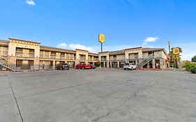 Super 8 By Wyndham Mcallen-Downtown-Airport-La Plaza Mall Motel Exterior photo