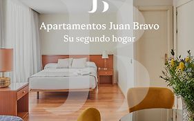 Apartamentos Juan Bravo Madrid Exterior photo