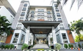 Grand Serela Yogyakarta Hotell Exterior photo