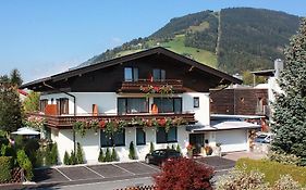 Hotel Garni Landhaus Gitti Zell am See Exterior photo