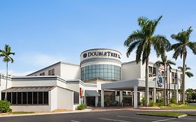 Doubletree By Hilton Fort Myers At Bell Tower Shops Hotell Exterior photo