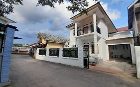 Oyo 94075 Rafie Exclusive 2 Syariah Hotell Jambi Exterior photo