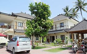 Whiterose Guesthouse Senggigi Exterior photo