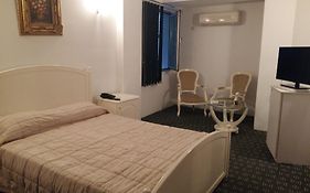 Alik Hotell Batumi Room photo