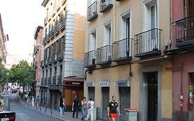 Hostal Xucar Hotell Madrid Exterior photo